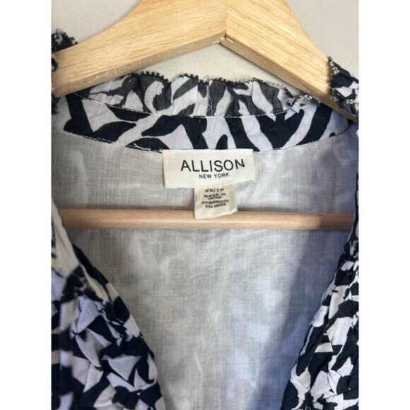 NEW Allison Ruffled Vneck Beaded Sleeveless Tie Top White Size: Extra Small - Picture 4 of 7